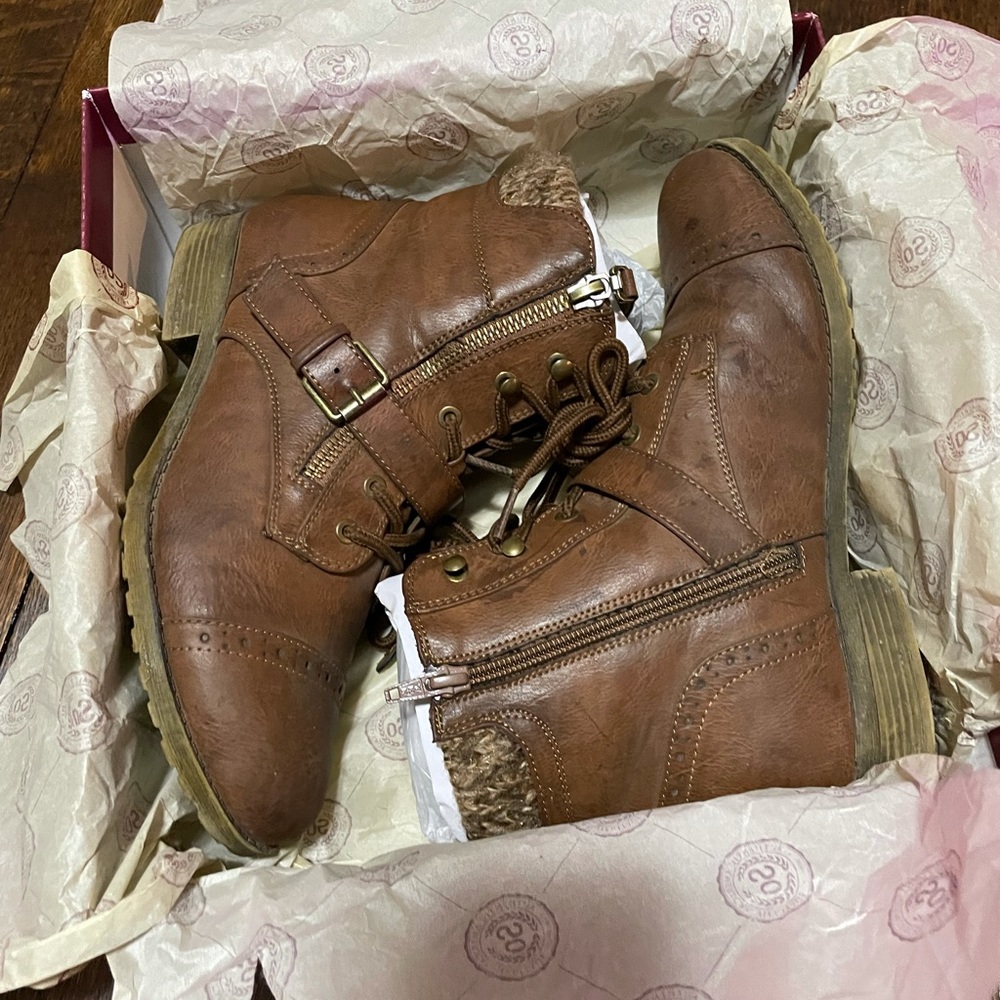 SO Hackberry Ankle Lace-Up Boots in Cognac 8.5 - Picture 13 of 16